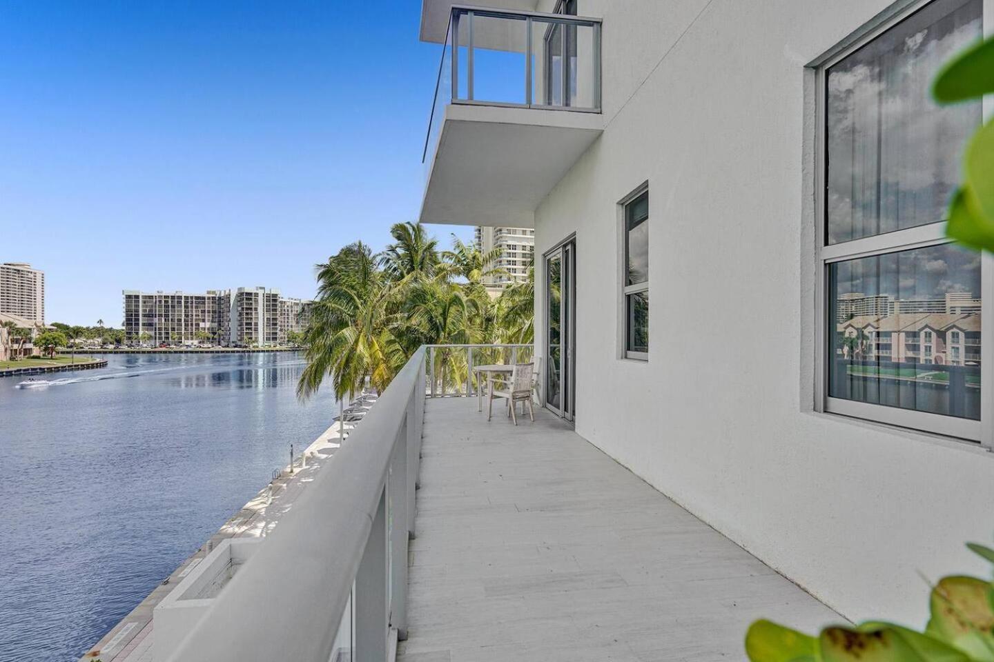 Amazing Apartments At H Beach House Hollywood Esterno foto
