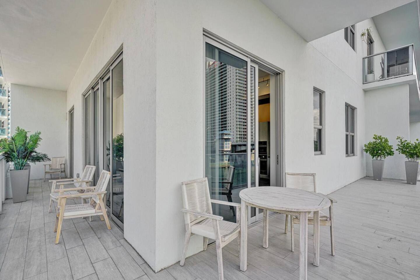 Amazing Apartments At H Beach House Hollywood Esterno foto