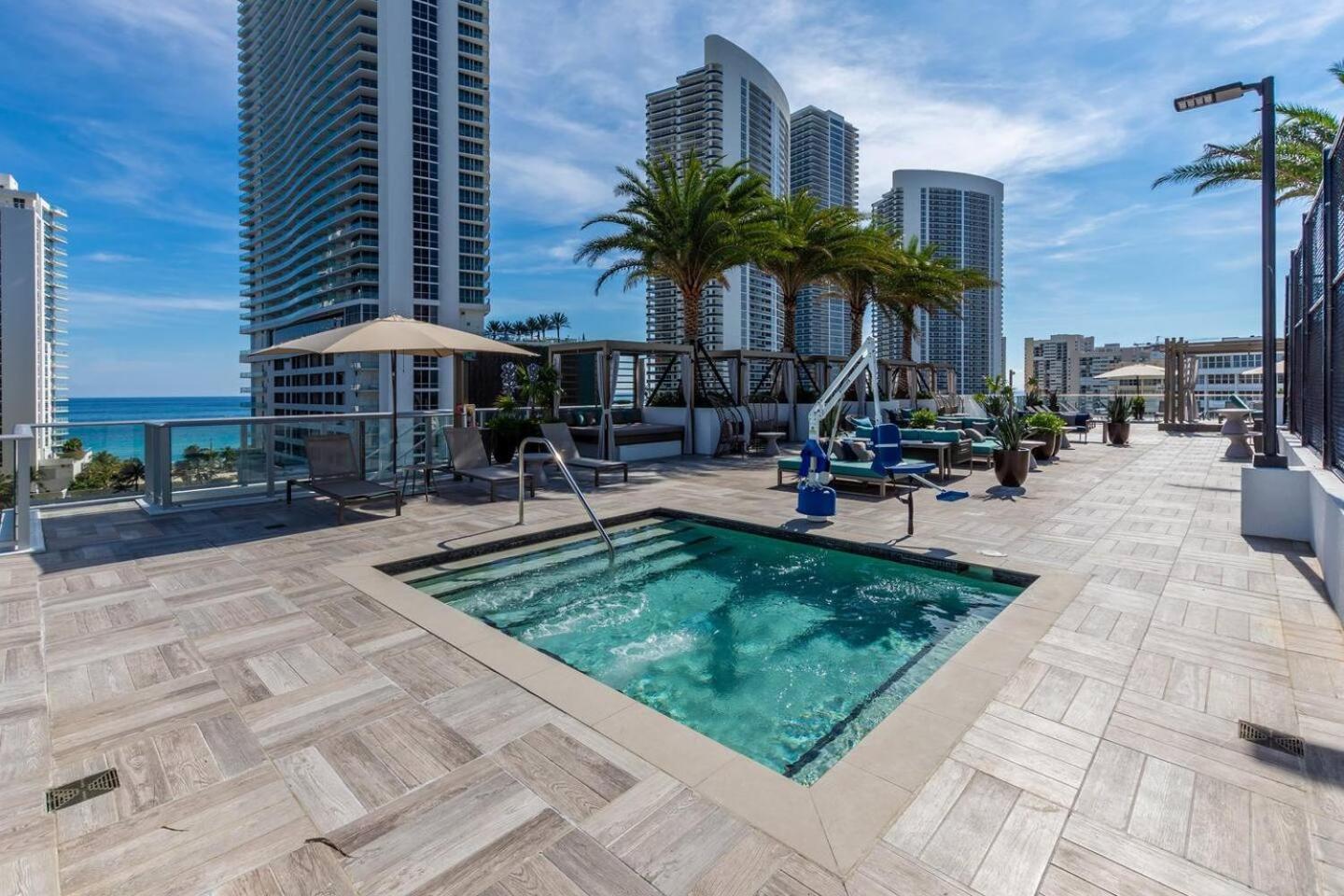 Amazing Apartments At H Beach House Hollywood Esterno foto