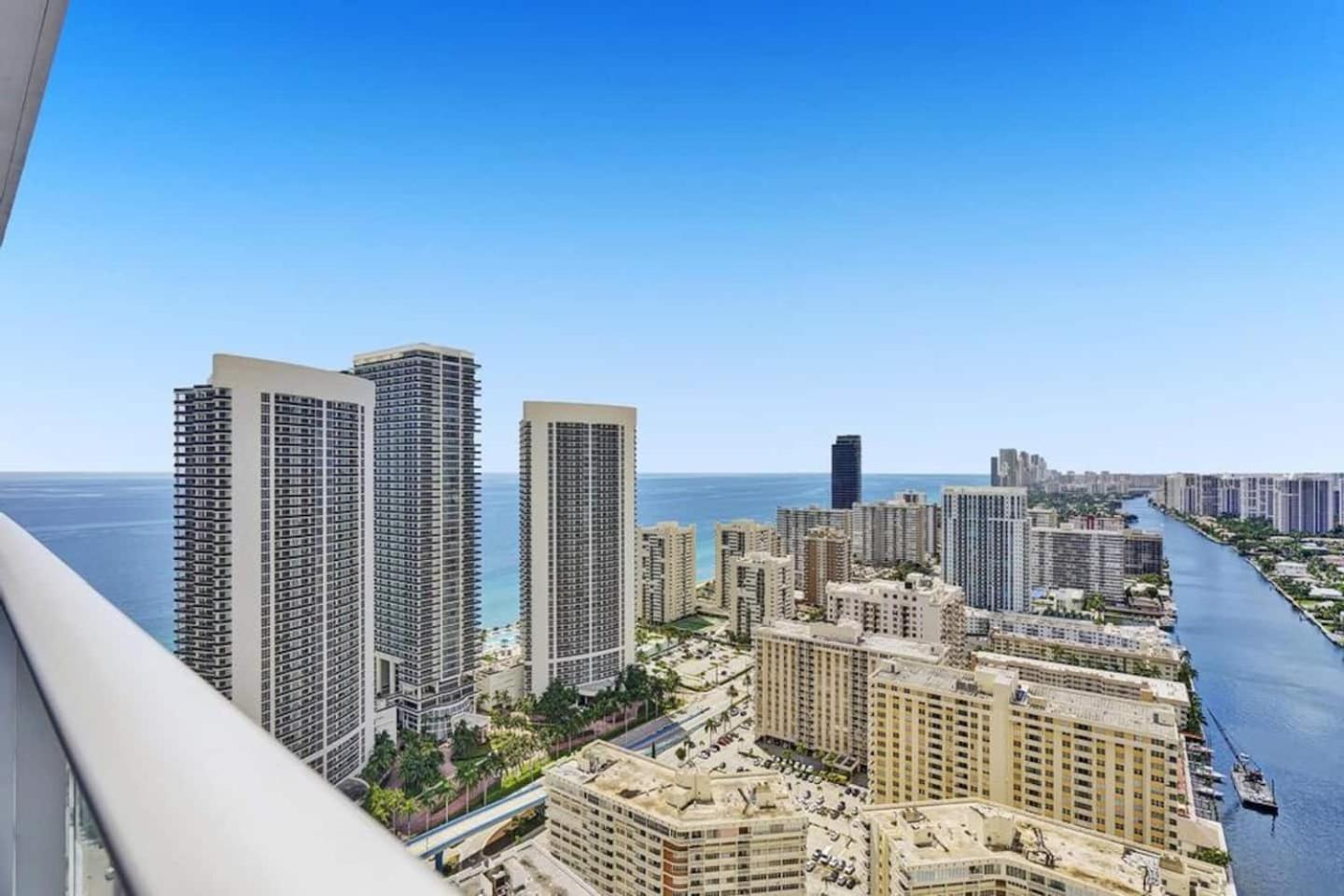 Amazing Apartments At H Beach House Hollywood Esterno foto