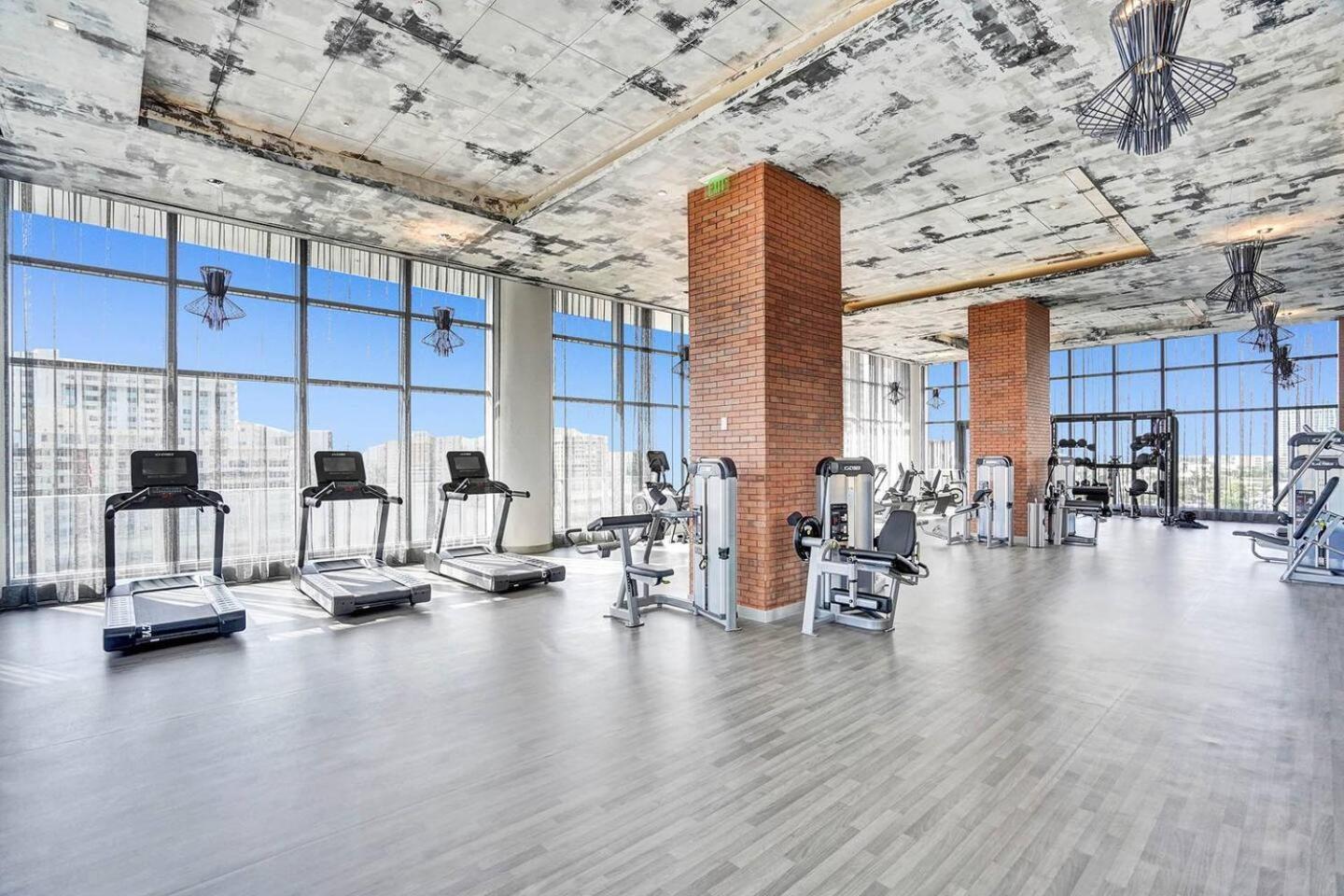 Amazing Apartments At H Beach House Hollywood Esterno foto