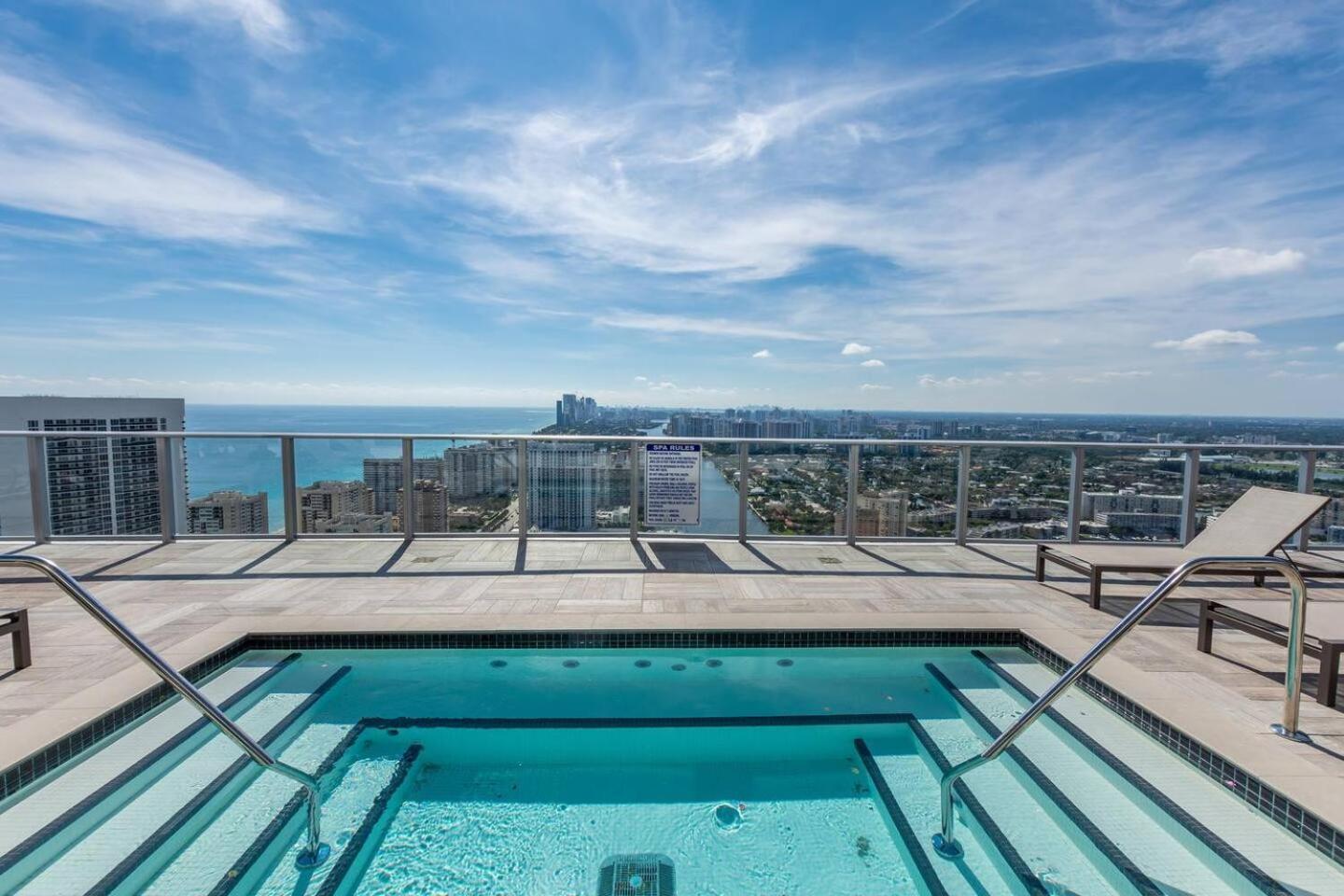 Amazing Apartments At H Beach House Hollywood Esterno foto