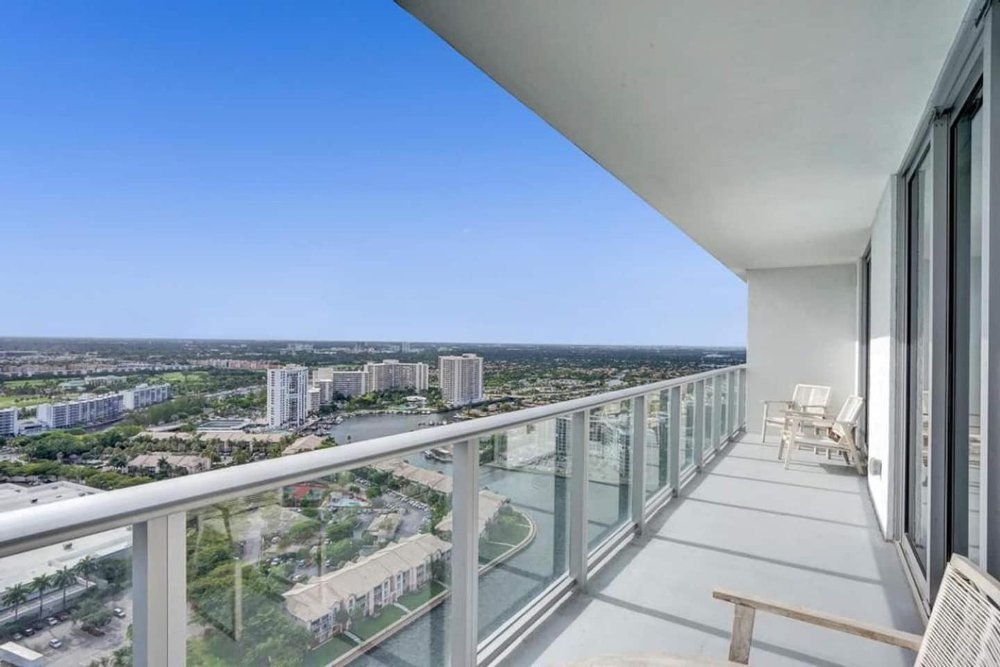Amazing Apartments At H Beach House Hollywood Esterno foto