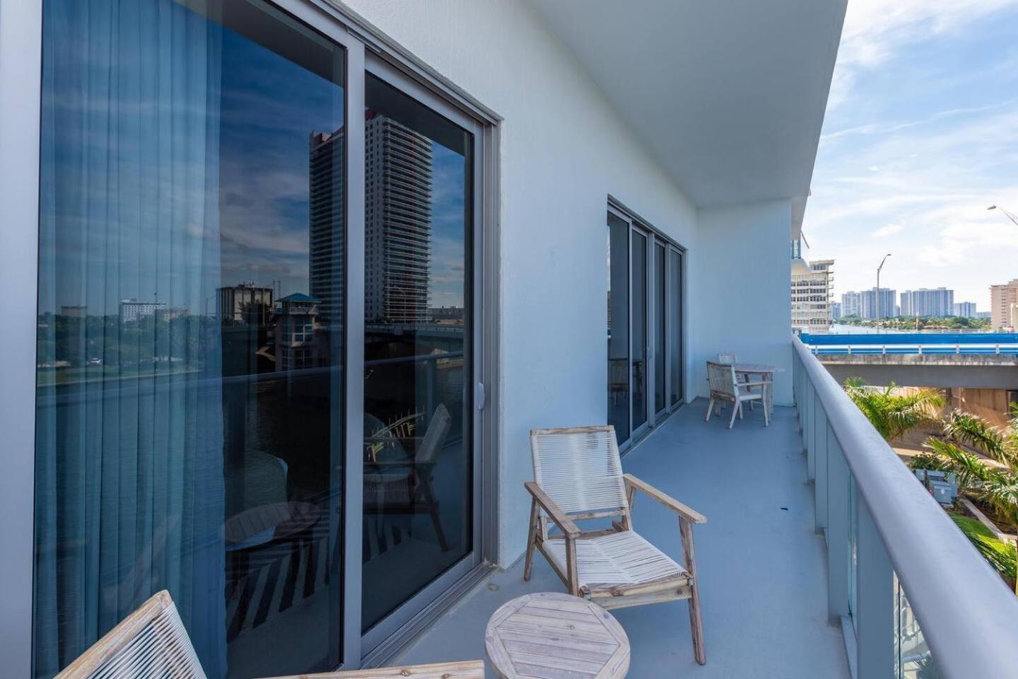 Amazing Apartments At H Beach House Hollywood Esterno foto