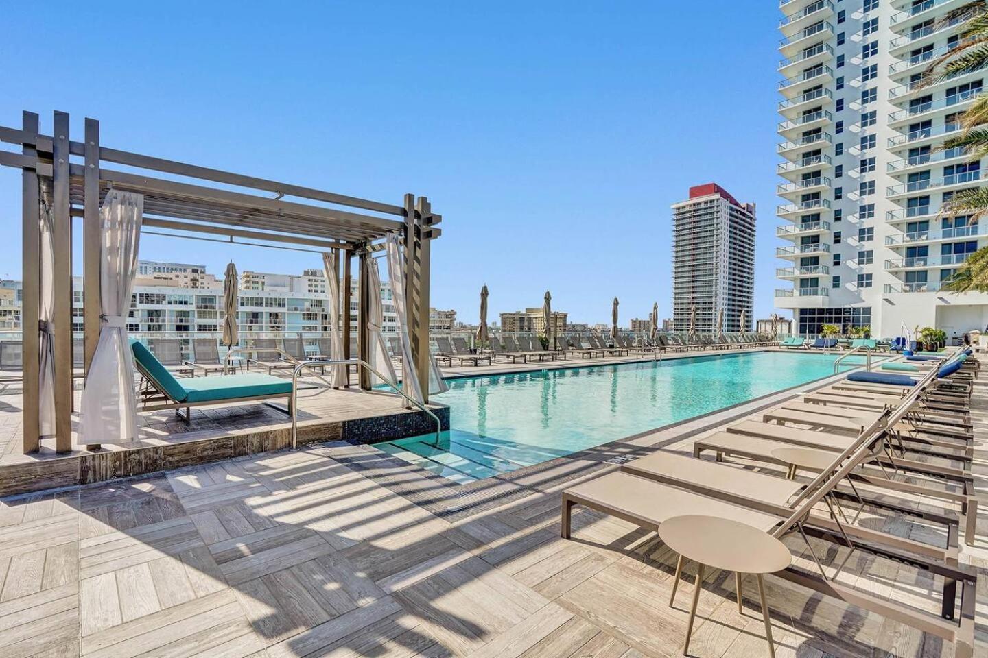 Amazing Apartments At H Beach House Hollywood Esterno foto