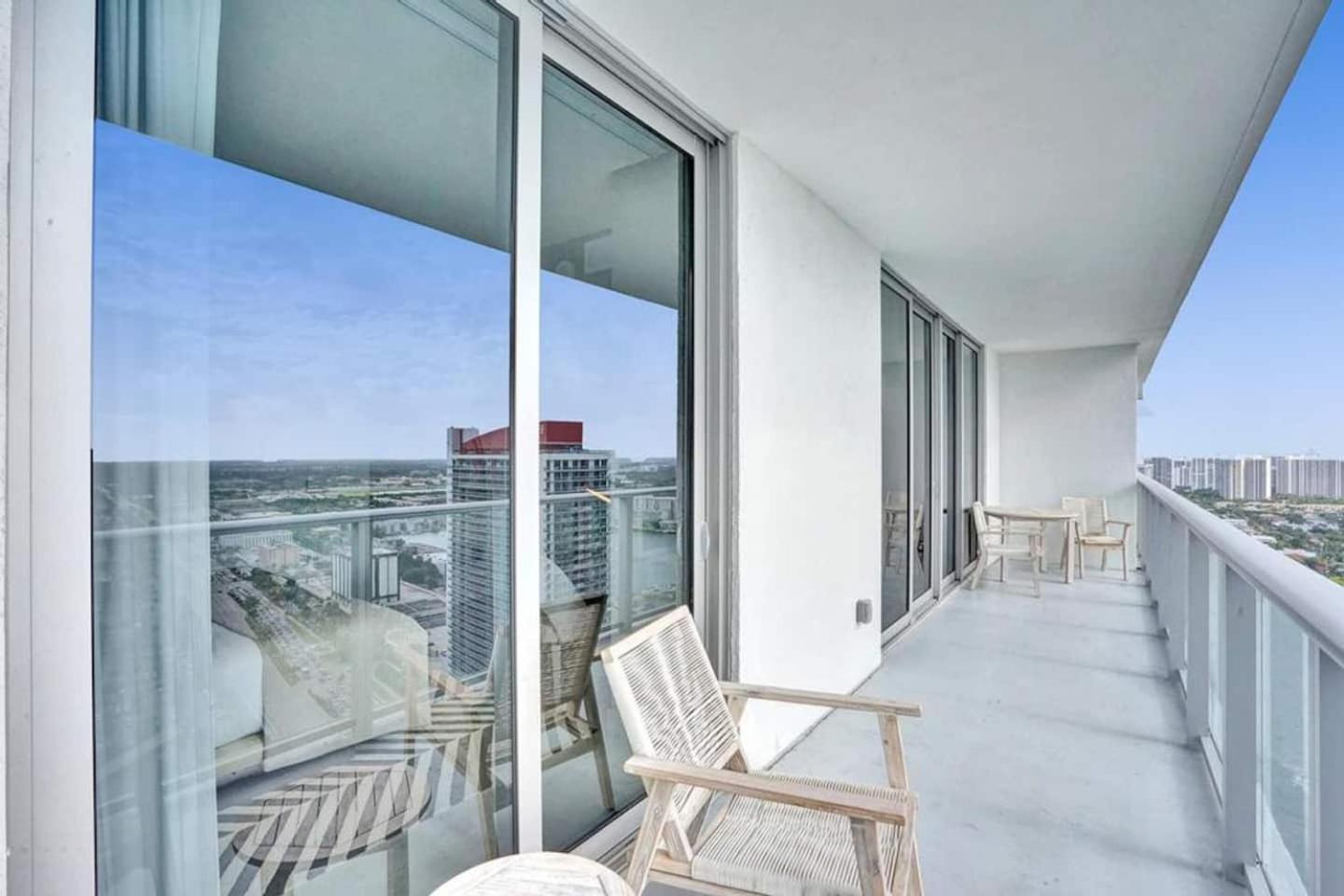 Amazing Apartments At H Beach House Hollywood Esterno foto