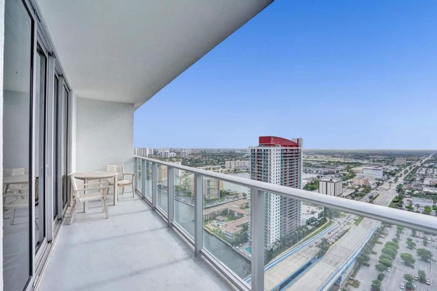 Amazing Apartments At H Beach House Hollywood Esterno foto