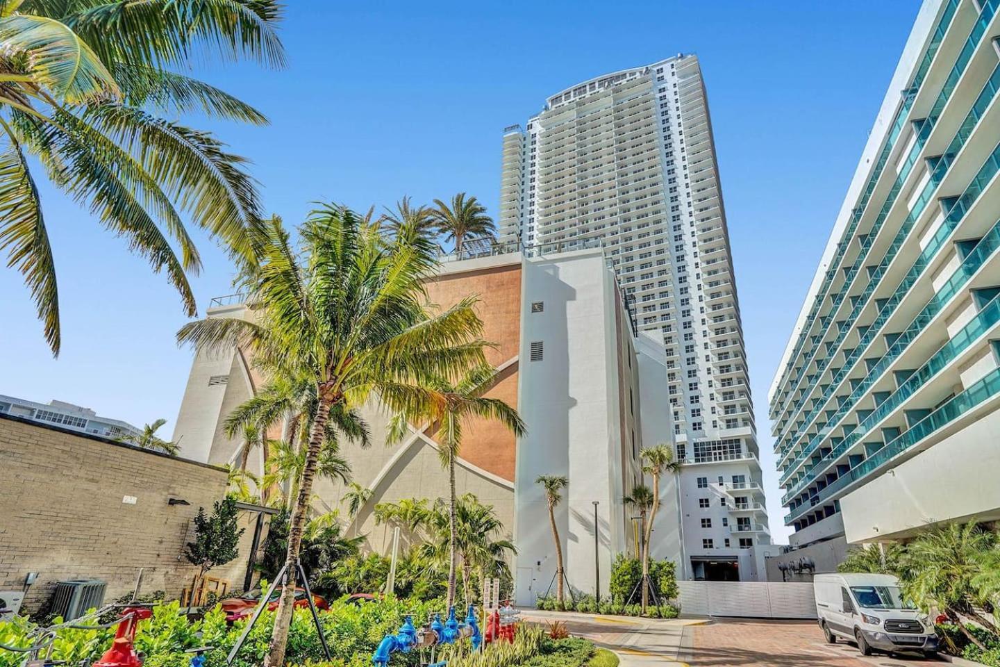 Amazing Apartments At H Beach House Hollywood Esterno foto