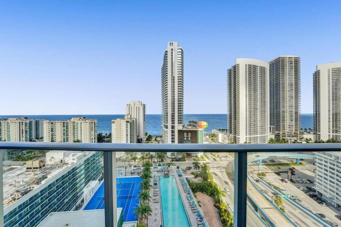 Amazing Apartments At H Beach House Hollywood Esterno foto
