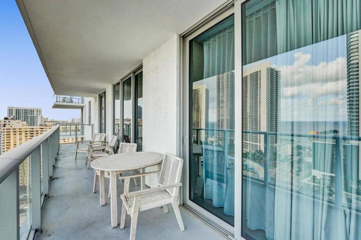 Amazing Apartments At H Beach House Hollywood Esterno foto