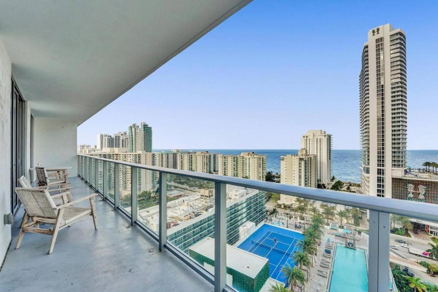 Amazing Apartments At H Beach House Hollywood Esterno foto