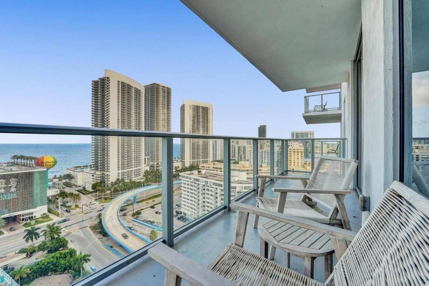 Amazing Apartments At H Beach House Hollywood Esterno foto
